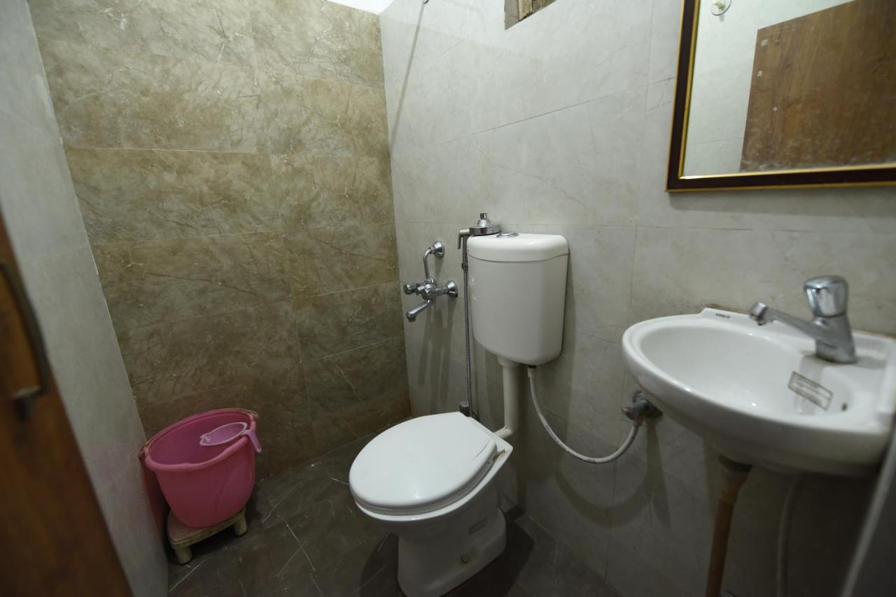 Hotel Mayur ゴーラクプル エクステリア 写真